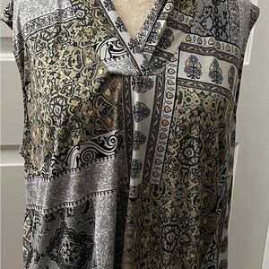 Patterned Sleeveless Blouse